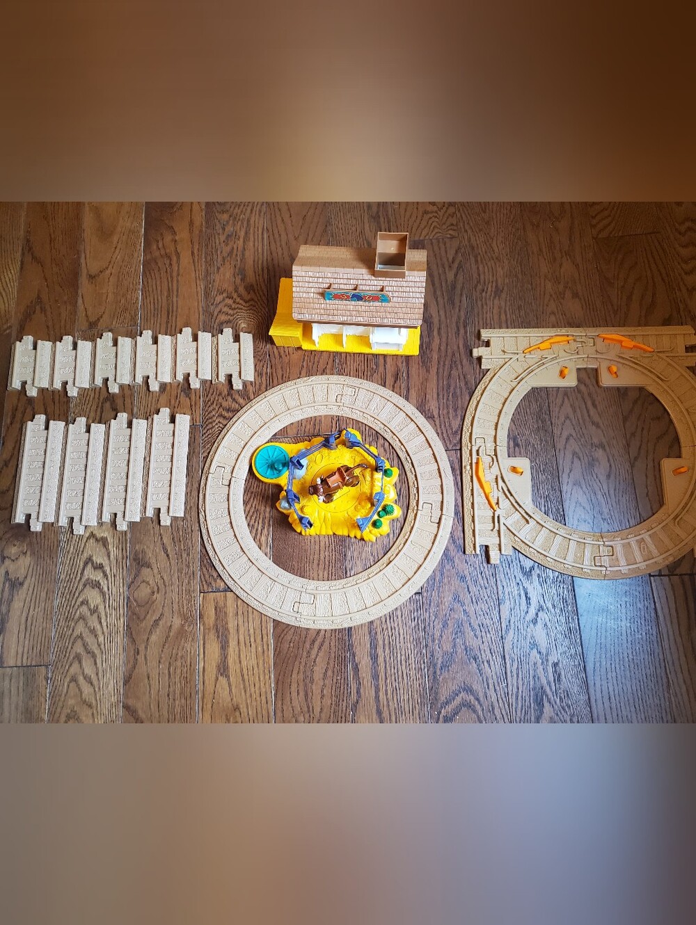 Fisher Price GeoTrax Rope & Ride Ranch With Extra Tracks